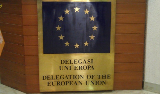 Berada di kantor EU