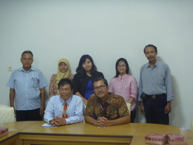 Tim Peneliti Hikom HI BINUS bersama Jajaran HI UNS 23 April 2013