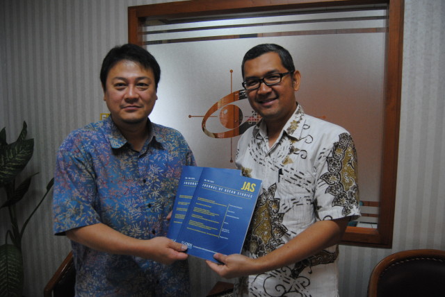 Pemberian Volume Pertama Journal of ASEAN Studies